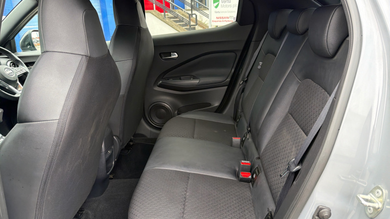 Nissan Juke 1.0 DiG-T 114 N-Connecta 5dr Petrol Hatchback